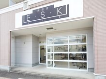 エスカ(E S K)
