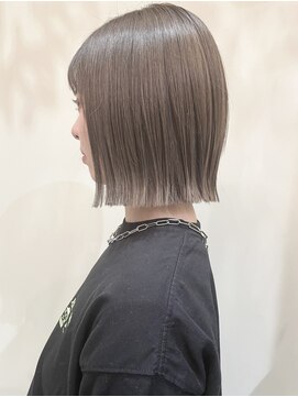 ワンレン外ハネぱっつんボブ