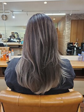 ノッシュ 七隈店(Hair Spa Nosh) エアタッチ/レイヤー/シルバー/バレイヤージュ/イノア