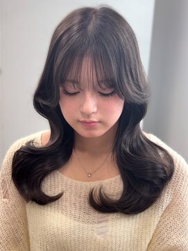 ロイオブジゼル(roi of GiseL) セミロング　韓国ヘア　レイヤーカット　くびれヘア　顔周り