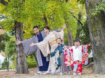 フォトスタジオ アンド ヘアメイク ニコメルシー(photo studio hair make nico merci)の写真/【茨木】七五三 ・卒業式・成人式 など、お子様も大人の方もプロの着付け師にお任せ下さい◎