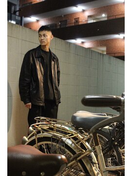 メリケンバーバーショップ フクオカ(MERICAN BARBERSHOP FUK) サイドパートショートセミウェットワイルドツーブロックテクノ77