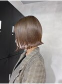 ミルクティーブラウン_くすみベージュ_外ハネボブ
