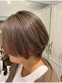くびレイヤー斜めバングレイヤーカットベージュグレージュカラー