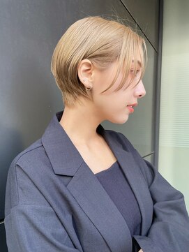 トルネード(TORNADO) カーテンバング くびれハンサムショート ベージュ t1222