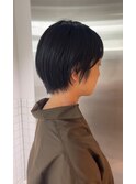 カラーをしなくても雰囲気を纏えるショートヘア