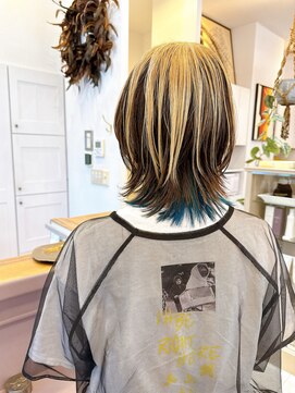 ベラアンドヘア(BELLA&HAIR) アンブレラでつくる個性派ウルフ