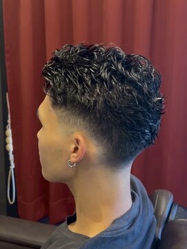 アストロ(ASTRO) フェード×濡れパン/大人モテ髪/メンズパーマ