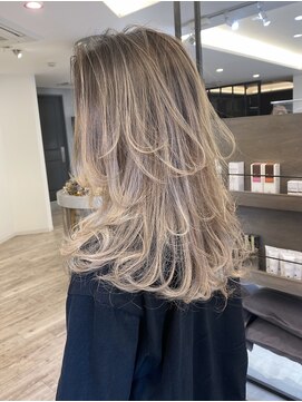 アンドソー 池袋(&so.) ハイトーンカラー/ホワイトブロンド/レイヤーカット/池袋