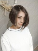 派手髪前下がりショート+カーキアッシュ+ハイライト