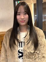 アトリエ(atelier.)&nbsp;ロングレイヤー アッシュ 顔周りカット 韓国風 透明感カラー