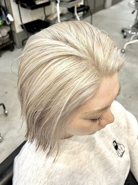 ラック 津田沼(LUCK) ホワイトブロンド/リタッチブリーチ/ハイトーンボブ