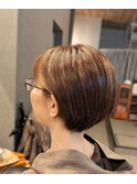 耳かけショートボブ40代50代60代