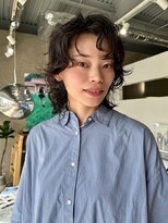 アイン(eim)&nbsp;くせ毛を活かしたレイヤーウルフ