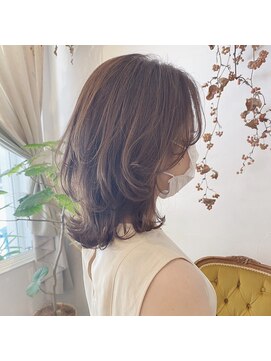 マウロア(MAULOA) "ミディアムウルフ×透明感ラベンダーカラー"ayumi