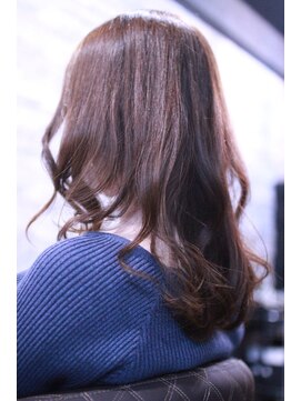 ヴィソップ(V.S.O.P) 【ロング】安全毛染めで魅了される、パーマ風女子