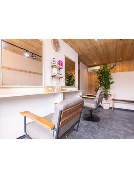 シャンプーから仕上げまでマンツーマンで施術♪ベビーカーでのご来店も可能です！ご家族利用で貸切もOK★