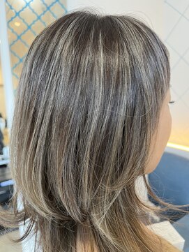 アンジュベイナハ (Ange Bay NAHA) ハイライトカラー