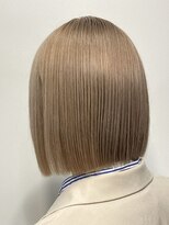 カムジーヘッドカミノウラ(COMEGHEAD KAMINOURA)&nbsp;ダブルカラーショートボブインナーカラーハイライトケアブリーチ