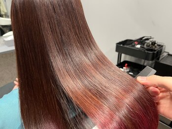 ヌフ(neuf)の写真/<浦安駅徒歩3分>うねり・広がり・パサつき等様々な悩みを解決するストレート.毎朝のスタイリングも簡単に!