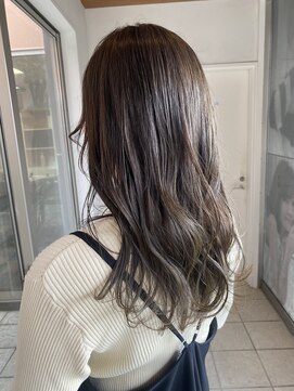 クロエ バイ ラヴィズム 小針店(CLOE by LUVISM) モノトーンオリーブカラー