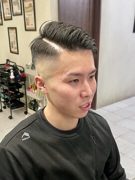 グレイスフルバーバーロンドン 大宮店(Graceful Barber London) 【20代 男性】ロンドン七三フェード(大宮/バーバー)