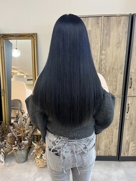 ミョンシル 【myonsil 松本】ネイビーブルー/レイヤーカット