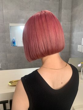 ホワイト 札幌大通店(WHITE) ミニボブ ×ピンク