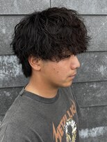 ヒュイル バイ ニアウ(Hwyl by Niau)&nbsp;メンズマッシュパーマツイストパーマスパイラルパーマツーブロ