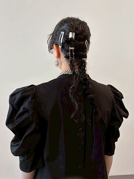 ブクレット(Bouclettes) ヘアセット/三つ編みアレンジ/編み込み