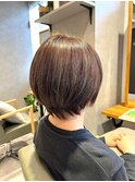 艶感ヘーゼルブラウン髪質改善前髪なし大人ショートボブ