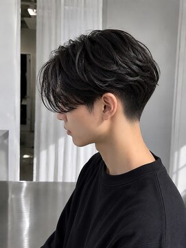 ネオリーブウリ 二子玉川店(Neolive uri) 韓国マッシュスペインカールスパイキーショートブルーブラック