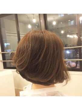 カタチヘアー(HAIR) 。。。。。。。カーキ。。。ボブ。。。カタチ。。。。。。。。