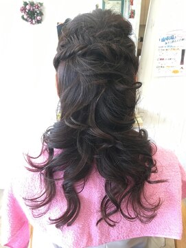 ヘアーメイクリベール(Hair make Riveal) ハーフアップ