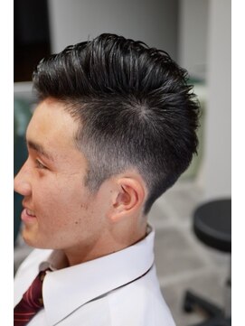 ラヴィーヘアーワークス(LAVIE hair works) ツーブロック