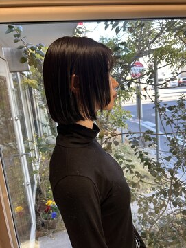 ニーノ(Nino) ボブ×ブルーブラック