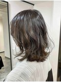 アッシュグレージュ×無造作ミディ