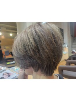 〈ご予約はお電話でお問合せください◎〉白髪ぼかしもお任せ！自然な色合いであなたの魅力を引き出します♪