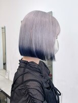 ジーナ オモテサンドウ(XENA)&nbsp;シルバーカラー×裾カラー×ネイビーカラー×ハイトーンボブ