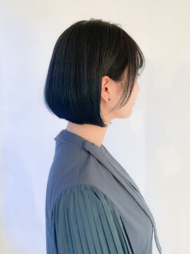 ネイヴィル オモテサンドウ(navile omotesando) 【yuka】ダークブルーアッシュ×前下がりボブ