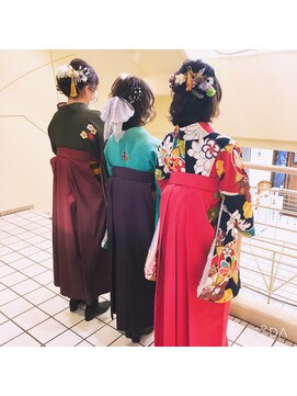 ヘアメイク ジェイエム 編みおろしアレンジ、ルーズアップ