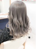 ホワイトアッシュカラー　デザインカラー  くびれヘアミディアム