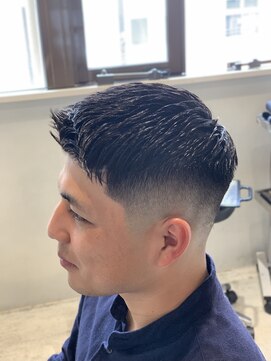 ハングアウト(Hangout) バーバースタイル/フェードカット/フェザーアップ/刈り上げ