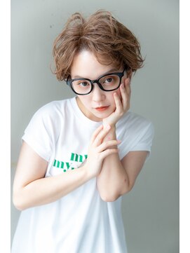 エムプラス 二子玉川(Mplus) 大人女子人気のハイトーンショート x ナチュラルウェーブ