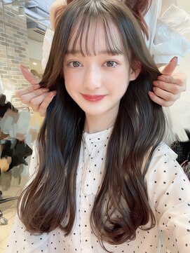 アフロート ディル(AFLOAT D'L) みきな/オンニヘア/20代30代/ぱっつん前髪/シースルーバング