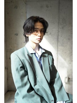 キュー(Cue_) 無造作ウルフセンターパート×メンズパーマ