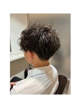 アトリア 横浜(Atria) 刈上げマッシュ×波巻きパーマ