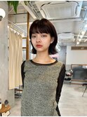 タイトな外ハネボブ_ミディアム_ショートカット_20代30代40代