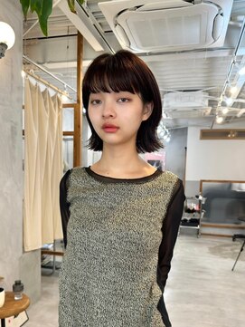 ヒュージ 表参道(huge) タイトな外ハネボブ_ミディアム_ショートカット_20代30代40代