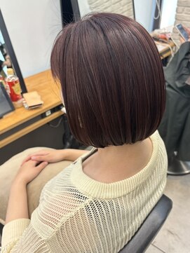 ラックスビー オオサカ  梅田茶屋町店(LUXBE OSAKA) 大人可愛いピンクパープル 丸みショートボブ 小顔カット 梅田